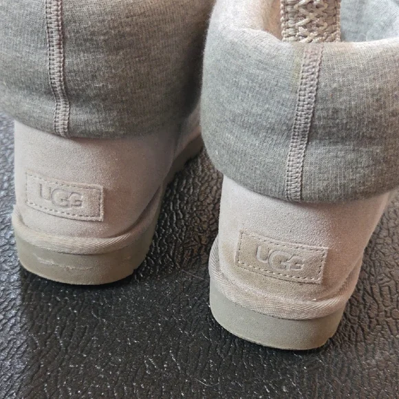 UGG Light Gray Knit Boots - Picture 5 of 15